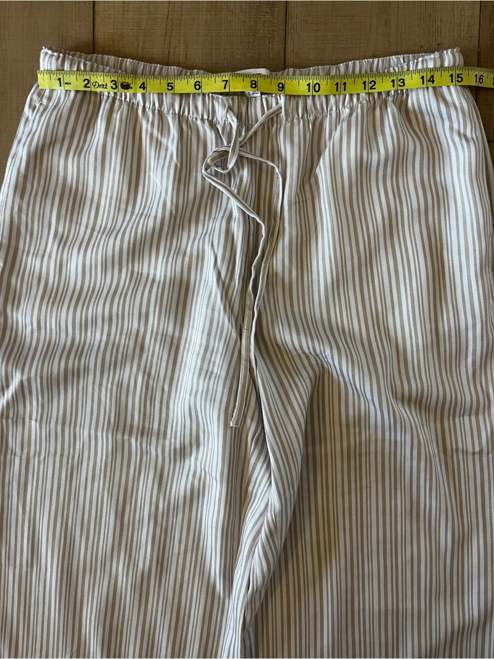 Striped Wide Leg Drawstring Pants - White and Beige - Picture 3 of 4